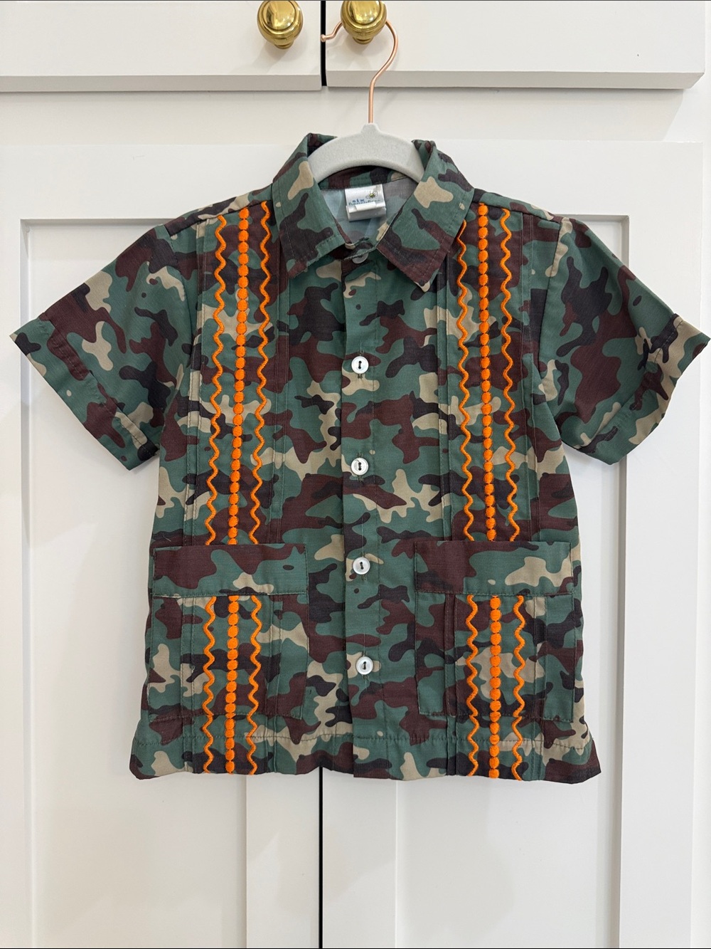 Six Honeybees Camo & Orange Guayabera 2T